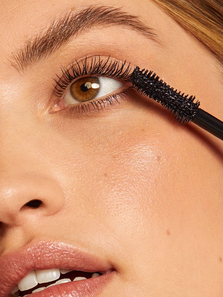 Fullest Volumizing Mascara
