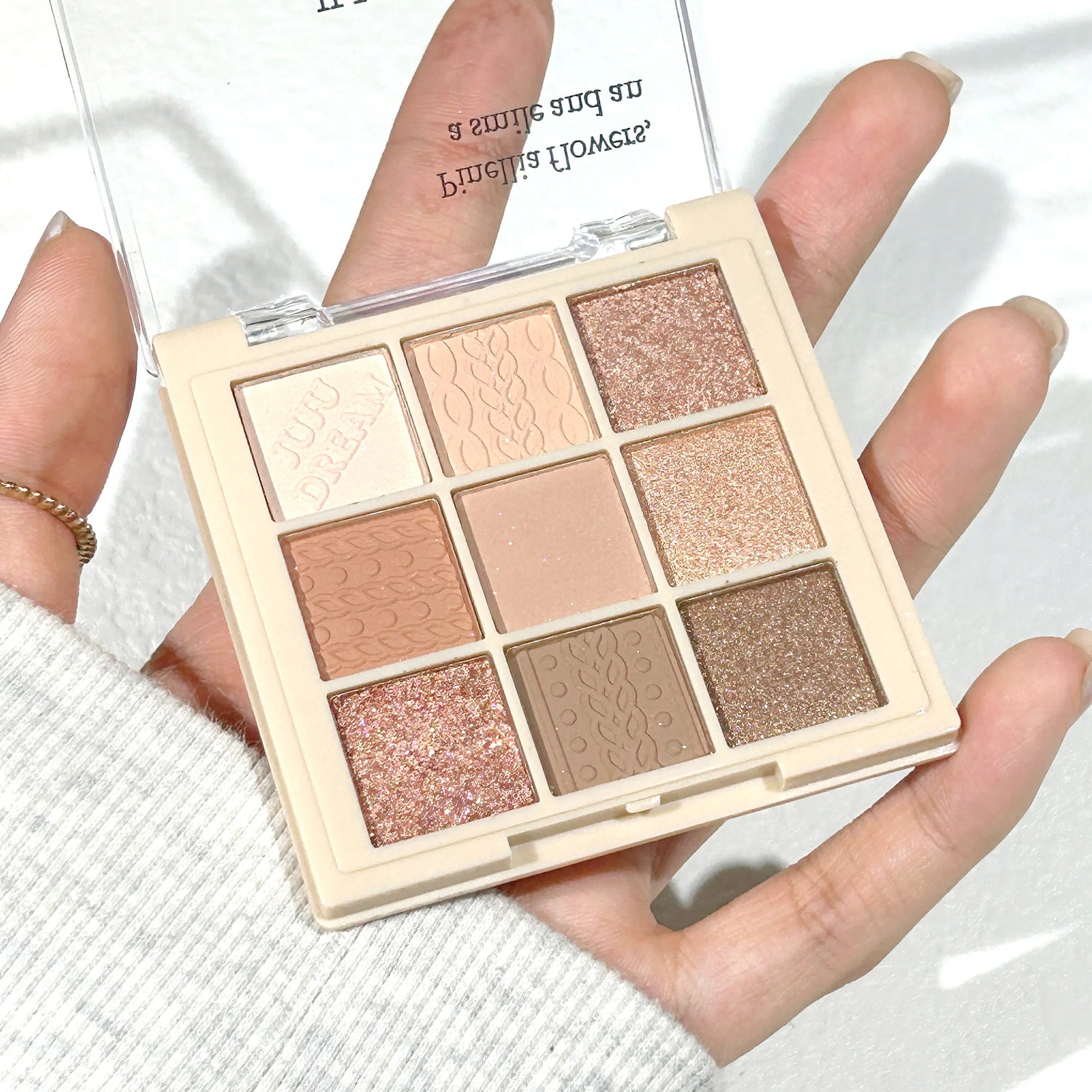 9 Color Eyeshadow Palette, Matte and Shimmer Brown Eyeshadows Powder, Long Lasting Blendable Eyeshadow Cosmetics