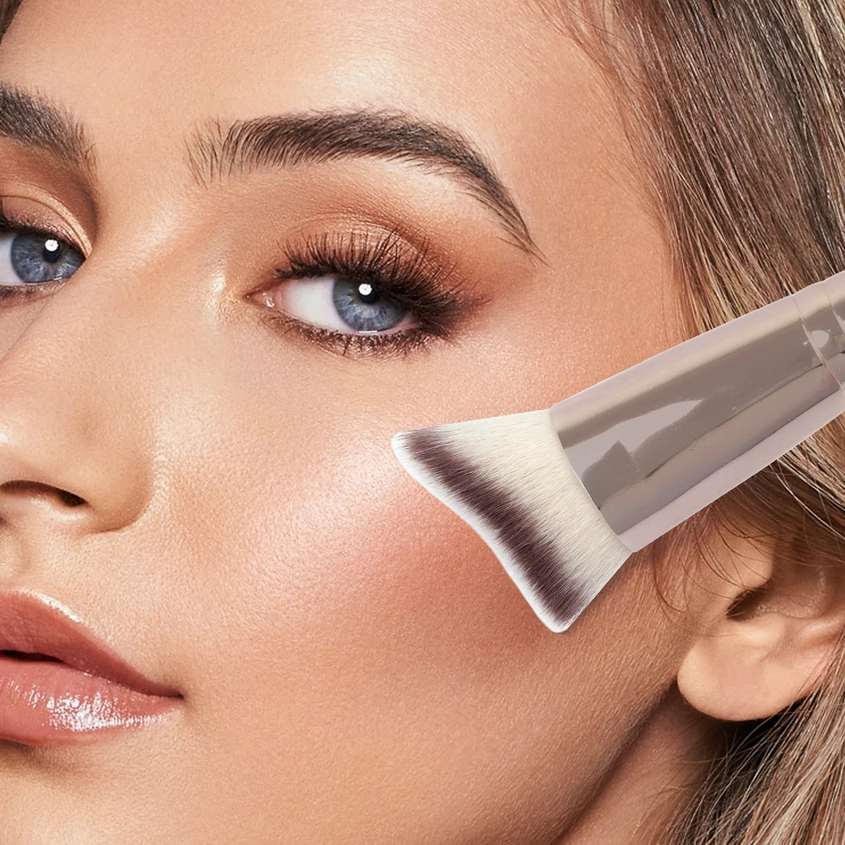 Contour Brush Premium Contour Blush Face Makeup Brush Perfect for Cheek Forehead Jaw Nose Blending Deepening Contouring